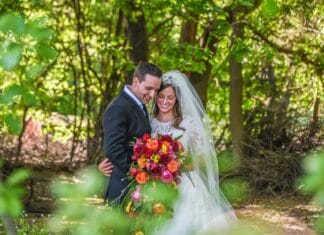 Minimalizm w ślubnej modzie – piękno tkwi w prostocie