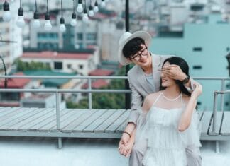 DJ czy zespół – jak podjąć decyzję?