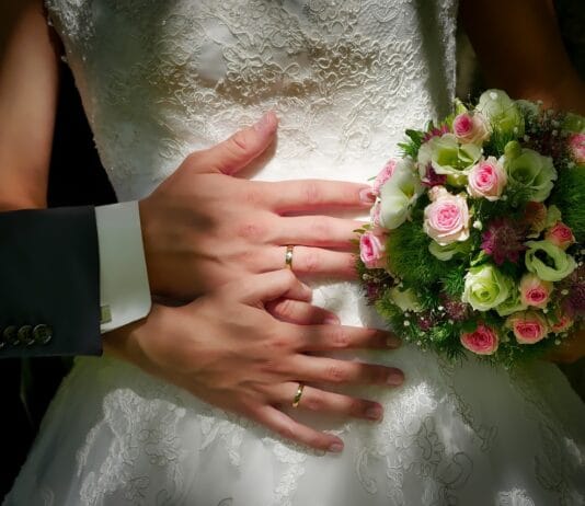 Co wygrawerować na obrączkach?