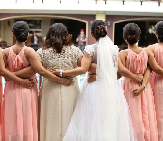 Jak zorganizować degustację tortów weselnych?