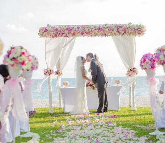 Co to jest suknia boho i komu pasuje?