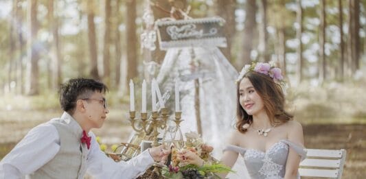 Co zabrać do ślubnej torebki?