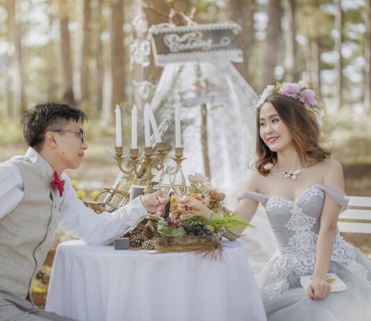 Biżuteria na wesele – mniej znaczy więcej?