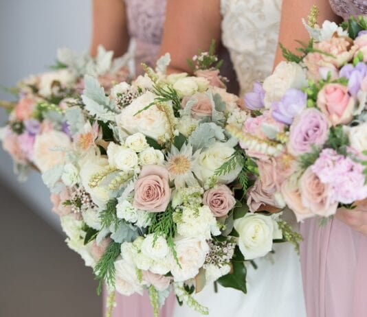 Jak się ubrać na ślub w plenerze?