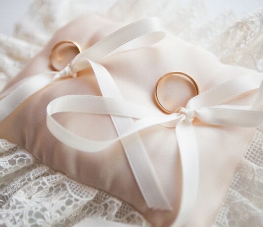 Jak przechowywać suknię po ślubie?
