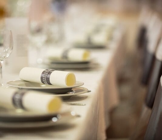 Ślub w stylu slow wedding – mniej znaczy więcej