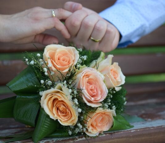 Playlista ślubna z TikToka – viralowe hity 2025