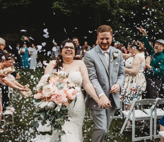 Czy druhna musi mieć sukienkę w kolorze przewodnim?